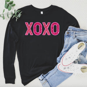 Womens Glitter XOXO Valentines Day Sweatshirt for Women, Hugs and Kisses, Valentines Day Shirt, Valentines Gift for Her, XOXO Sweatshirt